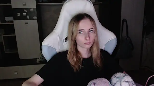 Cutti Crystal online show from 10-03-25, 05:21