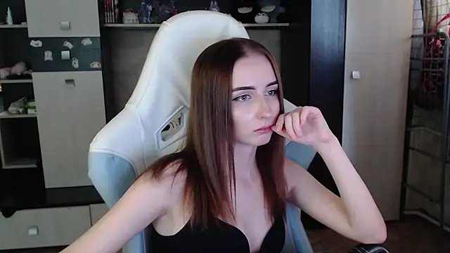 Cutti Crystal online show from 11-12-25, 06:58