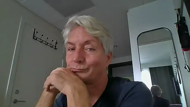 Snapshot of Swegay12-Exhi chatting on 10-05-25, 01:09 Swegay12-Exhi online show from 10-05-25, 01:09