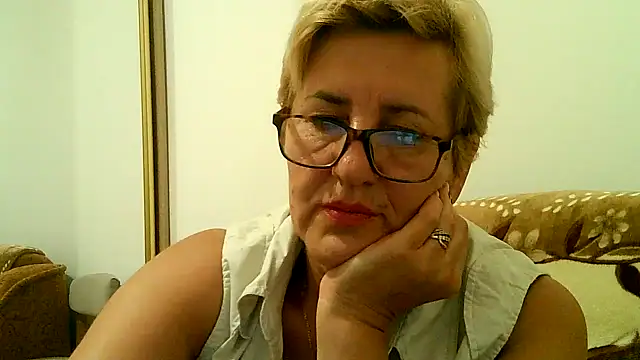 Snapshot of Dana4921 chatting on 09-19-25, 05:02 Dana4921 online show from 09-19-25, 05:02