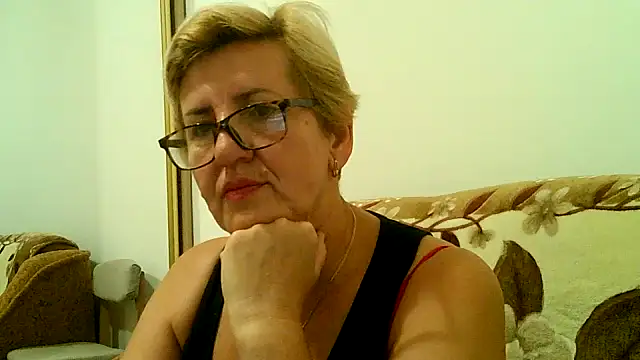 Snapshot of Dana4921 chatting on 09-20-25, 05:03 Dana4921 online show from 09-20-25, 05:03
