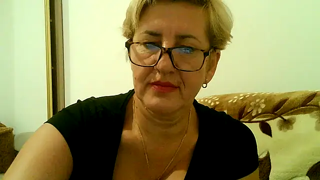 Snapshot of Dana4921 chatting on 09-29-25, 04:34 Dana4921 online show from 09-29-25, 04:34