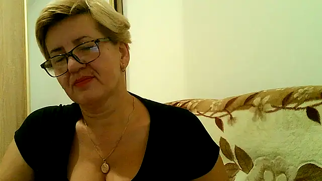 Snapshot of Dana4921 chatting on 10-18-25, 05:03 Dana4921 online show from 10-18-25, 05:03