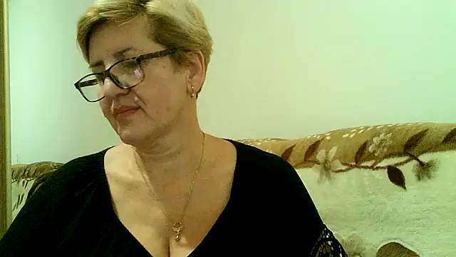 Snapshot of Dana4921 chatting on 10-27-25, 06:45 Dana4921 online show from 10-27-25, 06:45
