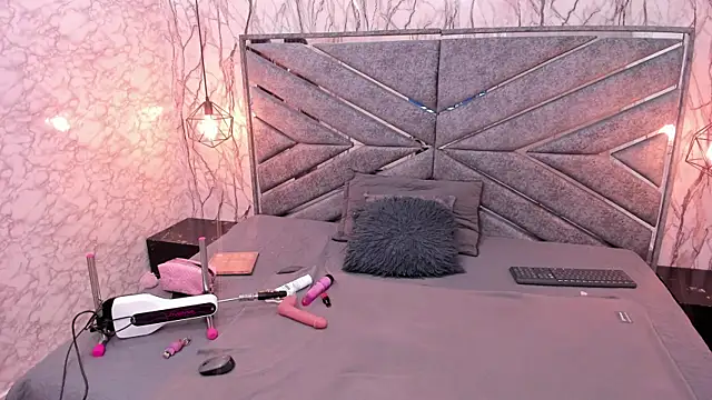 SASHA BROWNIE   online show from 11-29-25, 08:01