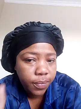 SweetBerryBliss online show from 10-13-25, 09:09