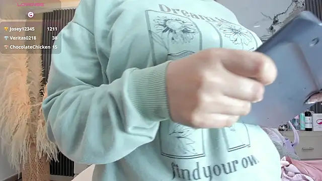 cloesummerr  online show from 03-28-26, 12:38