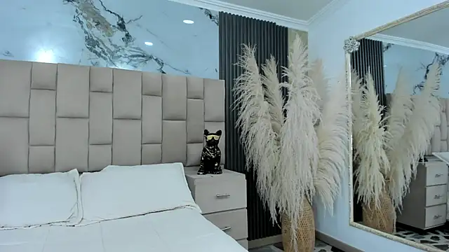 cloesummerr  online show from 04-15-26, 07:58