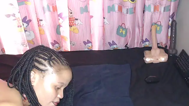 TrishahXo online show from 03-29-26, 01:22