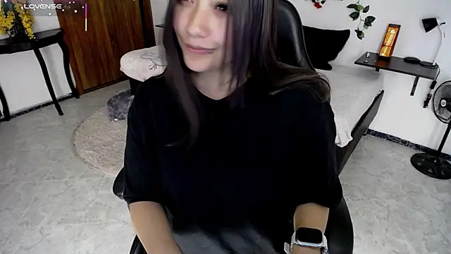 Mia 1120 online show from 11-22-25, 03:55