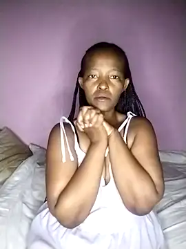 Snapshot of curvyyyyBabe chatting on 11-29-25, 07:39 curvyyyyBabe online show from 11-29-25, 07:39