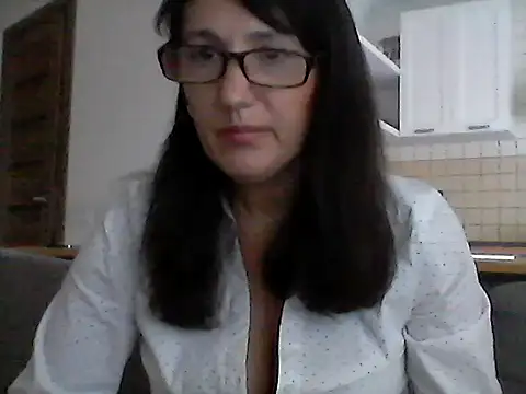 Snapshot of Elena48324 chatting on 09-28-25, 11:15 Elena48324 online show from 09-28-25, 11:15