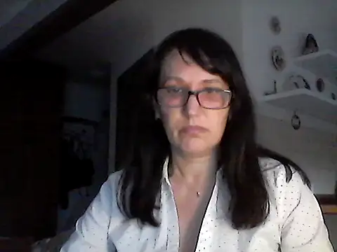 Snapshot of Elena48324 chatting on 04-24-26, 05:26 Elena48324 online show from 04-24-26, 05:26