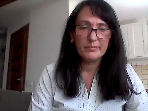 Snapshot of Elena48324 chatting on 04-28-26, 11:04 Elena48324 online show from 04-28-26, 11:04