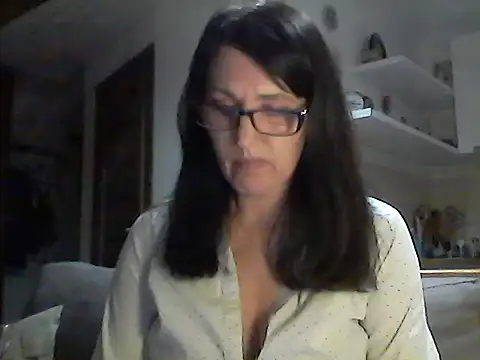 Snapshot of Elena48324 chatting on 05-15-26, 06:15 Elena48324 online show from 05-15-26, 06:15