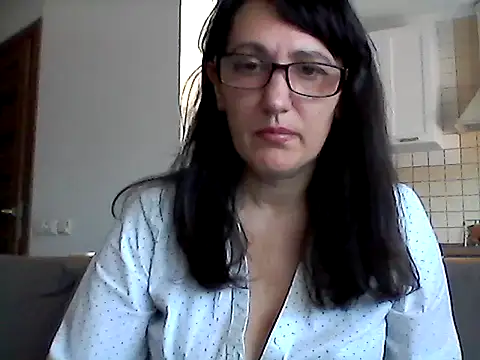 Snapshot of Elena48324 chatting on 05-17-26, 06:22 Elena48324 online show from 05-17-26, 06:22