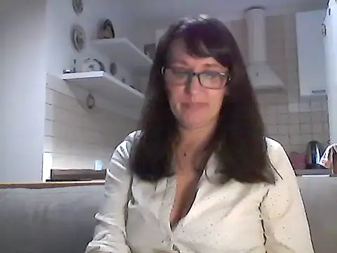 Snapshot of Elena48324 chatting on 05-21-26, 05:42 Elena48324 online show from 05-21-26, 05:42