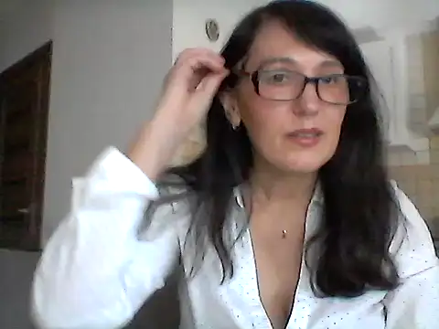 Snapshot of Elena48324 chatting on 06-12-26, 01:10 Elena48324 online show from 06-12-26, 01:10