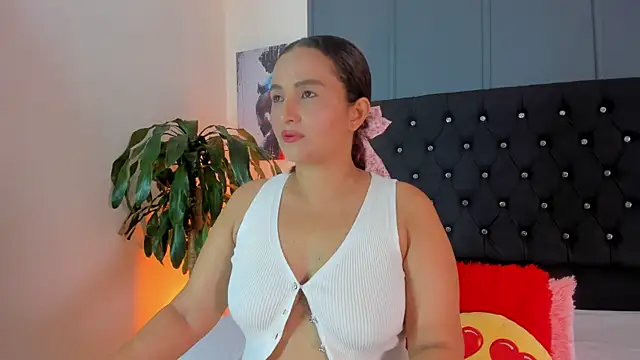 Zafiro  Brown online show from 05-28-26, 02:58