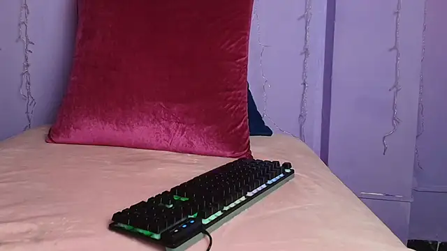 Dafne Mel online show from 10-20-25, 12:27