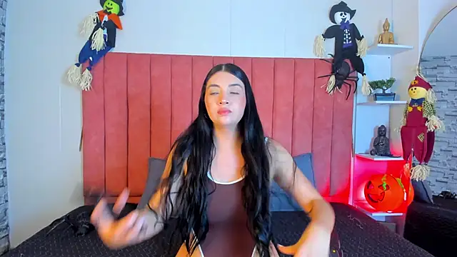 ashley Olsen online show from 10-28-25, 03:10