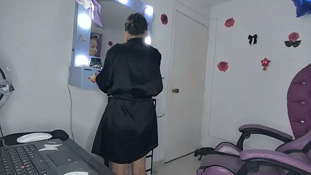 Snapshot of soffy_rosses chatting on 07-18-26, 02:16 soffy rosses online show from 07-18-26, 02:16
