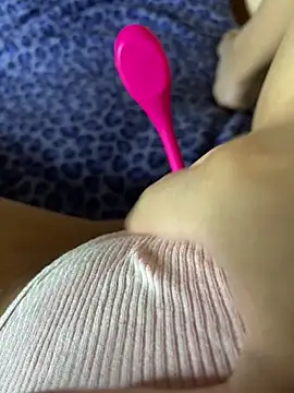 Snapshot of Esmeralda-berrys chatting on 01-06-26, 12:42 Esmeralda-berrys online show from 01-06-26, 12:42