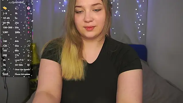 CuteSharloti online show from 04-14-26, 05:19