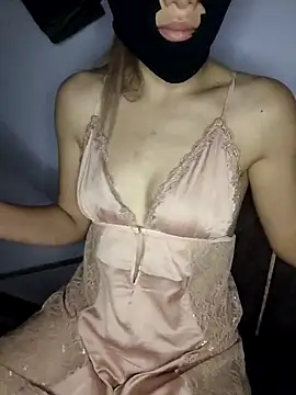 Snapshot of Maya_6 chatting on 10-08-25, 02:20 Maya 6 online show from 10-08-25, 02:20