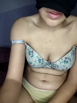 Snapshot of Maya_6 chatting on 10-27-25, 09:08 Maya 6 online show from 10-27-25, 09:08