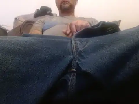 Snapshot of dontrush22 chatting on 09-23-25, 03:20 dontrush22 online show from 09-23-25, 03:20