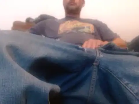 Snapshot of dontrush22 chatting on 11-12-25, 12:11 dontrush22 online show from 11-12-25, 12:11