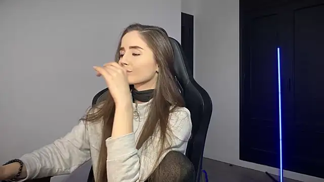 s meow online show from 11-06-25, 10:43