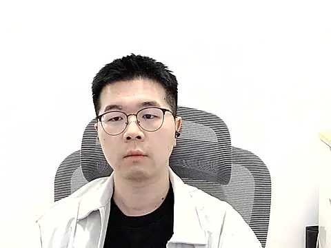 Snapshot of Adzard65 chatting on 10-28-25, 02:20 Adzard65 online show from 10-28-25, 02:20