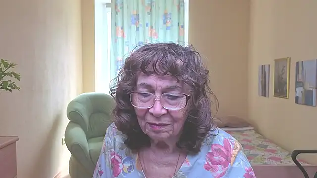 Betty Brick online show from 04-26-26, 09:29