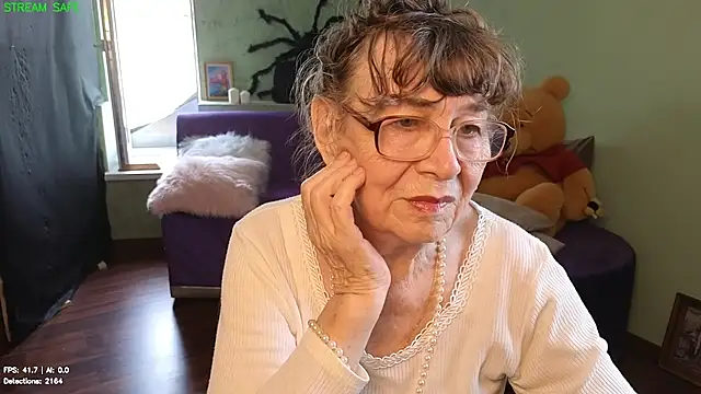 Betty Brick online show from 07-19-26, 12:31