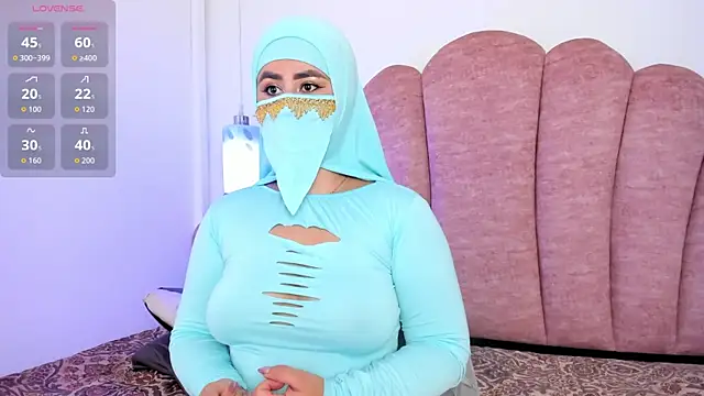 Snapshot of halabi_saha chatting on 10-17-25, 01:14 halabi saha online show from 10-17-25, 01:14