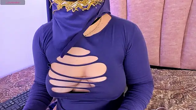 Snapshot of halabi_saha chatting on 11-20-25, 10:59 halabi saha online show from 11-20-25, 10:59