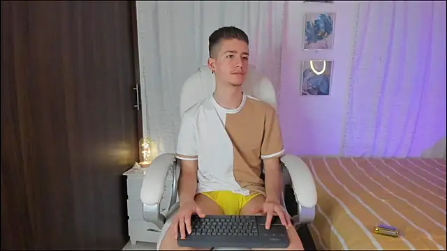 ThiagooJames online show from 09-21-25, 12:34