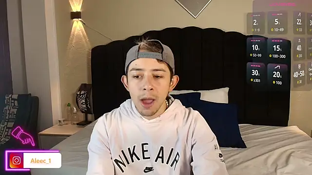 Aleecandrews online show from 09-15-25, 07:14