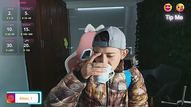 Aleecandrews online show from 10-16-25, 07:04