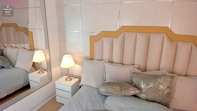 MaddieParker online show from 10-19-25, 04:40