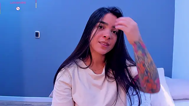 KamilaBetancourt online show from 06-12-26, 01:54