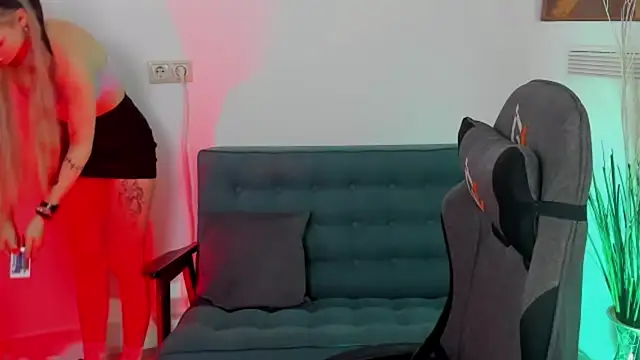 AvaDaviis online show from 10-08-25, 01:42