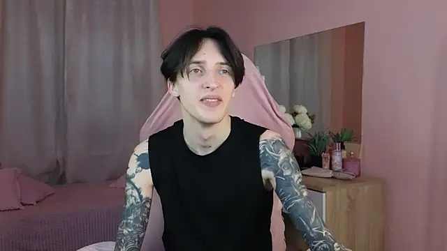 Snapshot of Martin_Jin chatting on 11-04-25, 12:04 Martin Jin online show from 11-04-25, 12:04