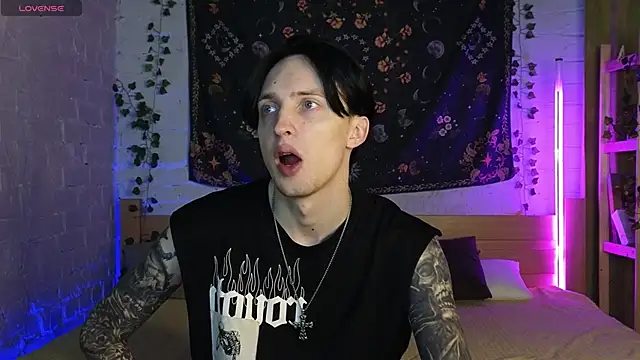 Snapshot of Martin_Jin chatting on 02-08-26, 02:15 Martin Jin online show from 02-08-26, 02:15