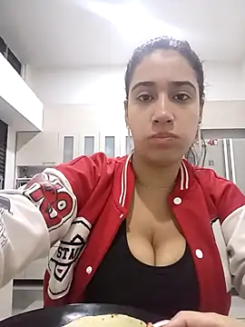 Snapshot of Samantha_hotly chatting on 10-16-25, 10:49 Samantha hotly online show from 10-16-25, 10:49