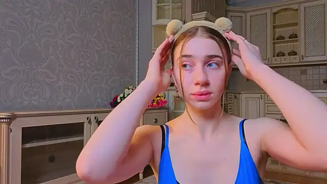 EadlinGillim online show from 09-18-25, 03:08