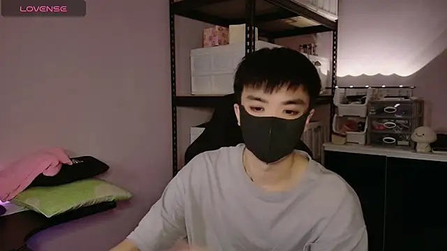 doggyman523 online show from 11-24-25, 05:12