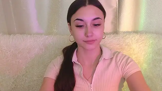 Snapshot of MelissaPristine chatting on 10-18-25, 02:47 MelissaPristine online show from 10-18-25, 02:47